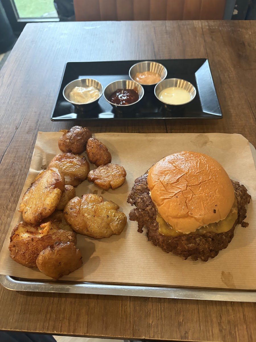 Wawa Smash Burger - Photo 3