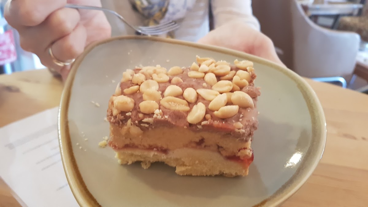 Max's Coffee Shop - Photo 9