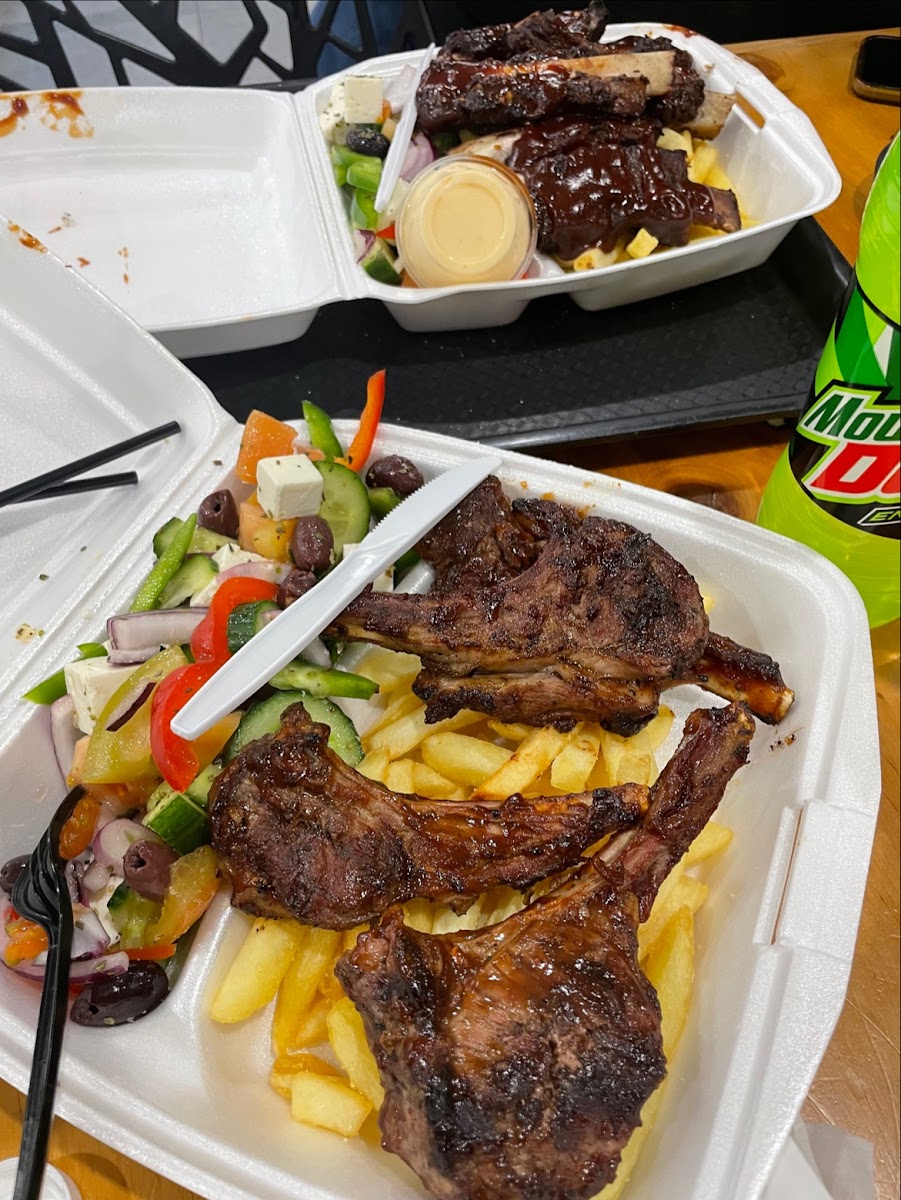 Sydneys Wings And Things - Photo 7