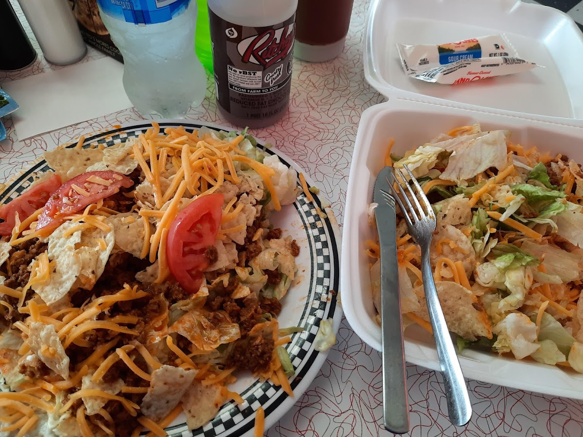 Small Town Pizza - Photo 5