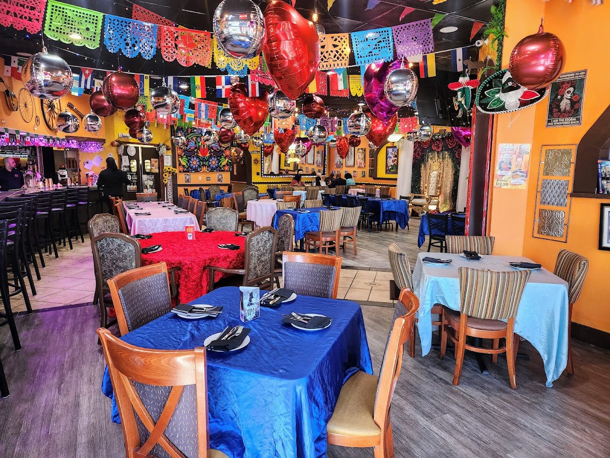 Salina's Mexican Restaurant - Photo 2