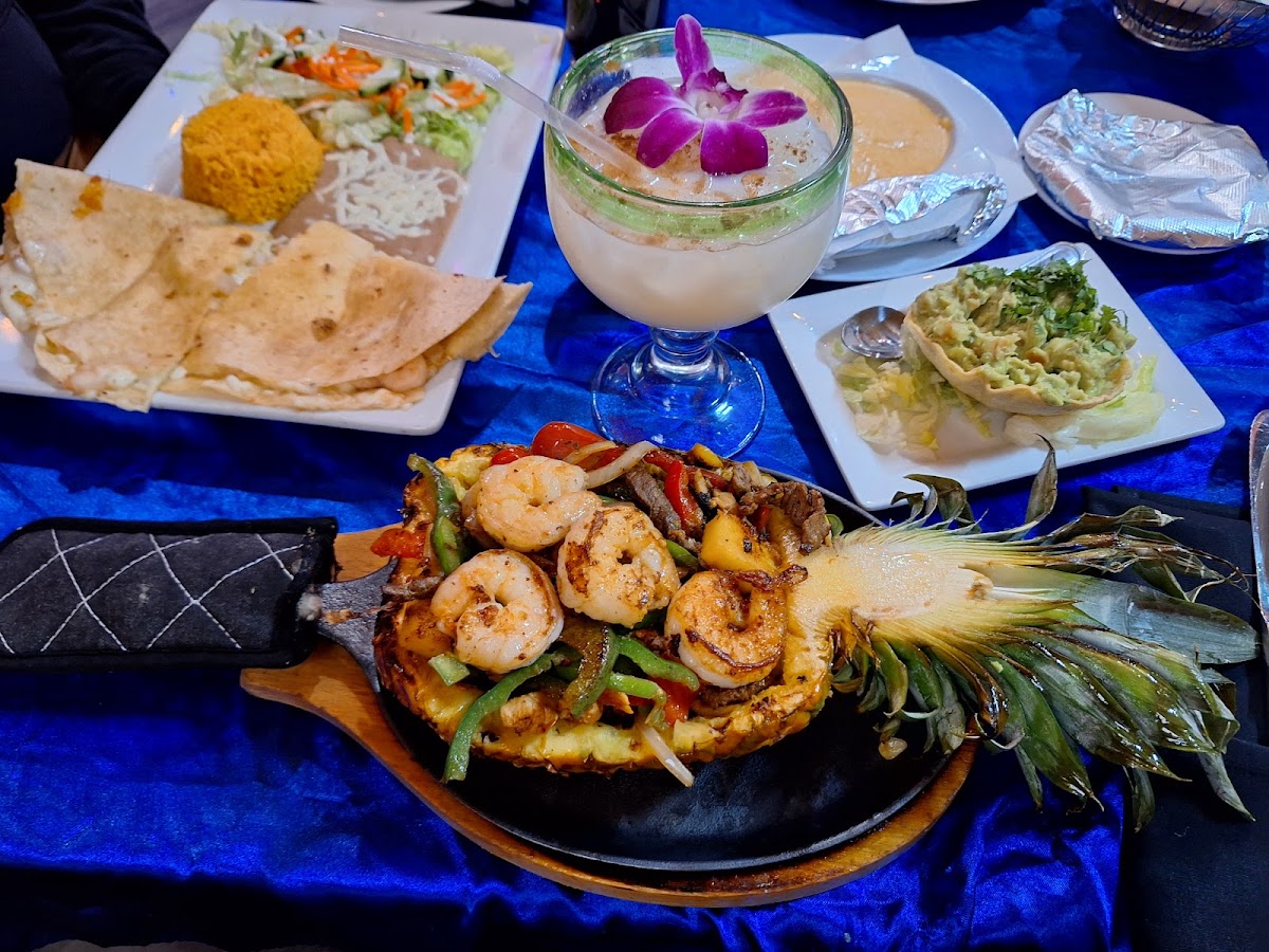 Salina's Mexican Restaurant - Photo 7