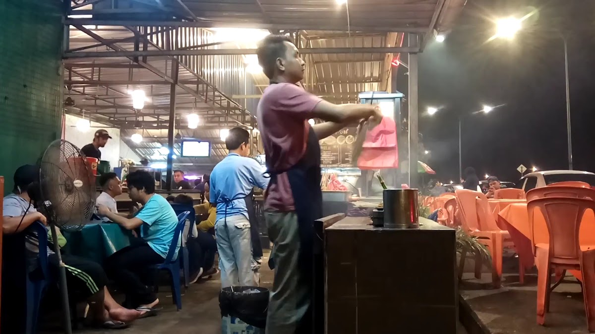 Restoran Port Tomyam & Western - Photo 1