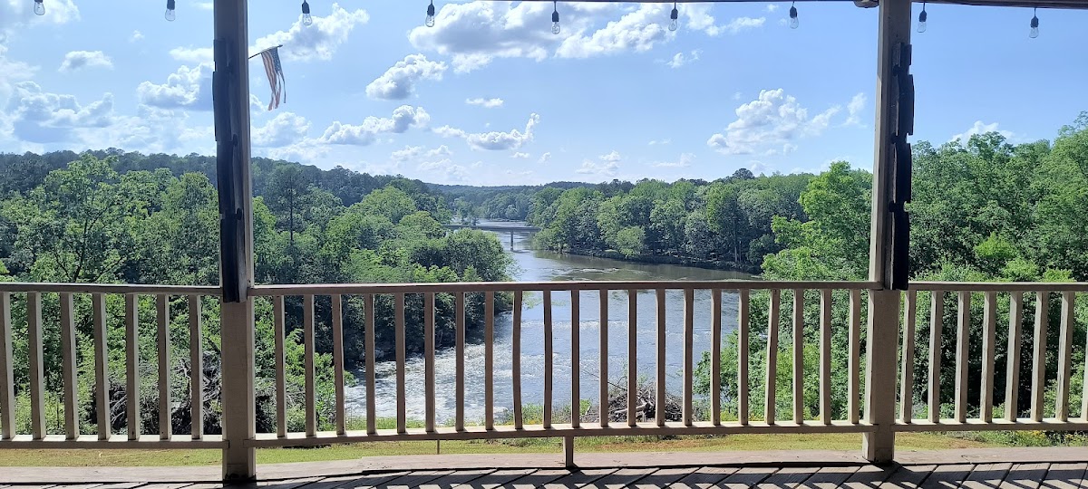 Riverbend Restaurant - Photo 3