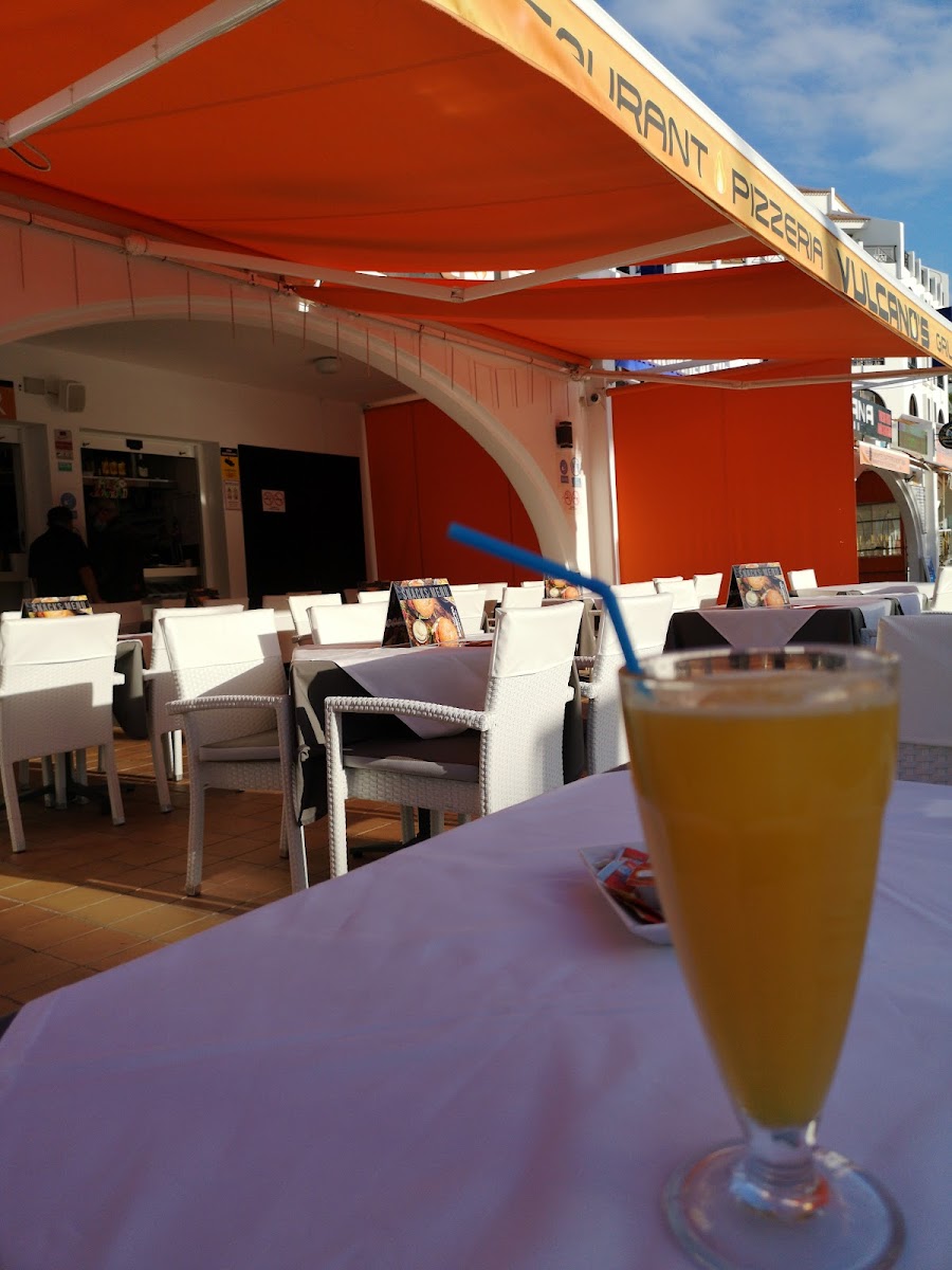 Vulcano's Grill - Photo 6