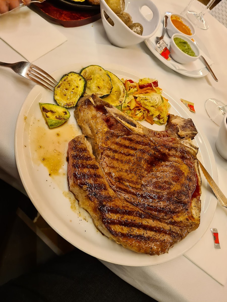 Vulcano's Grill - Photo 8