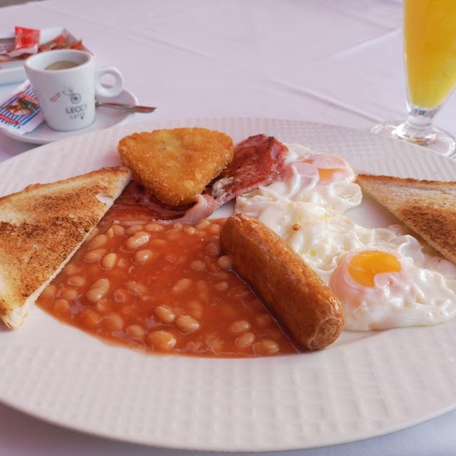 Club Sandwich E English Breakfast