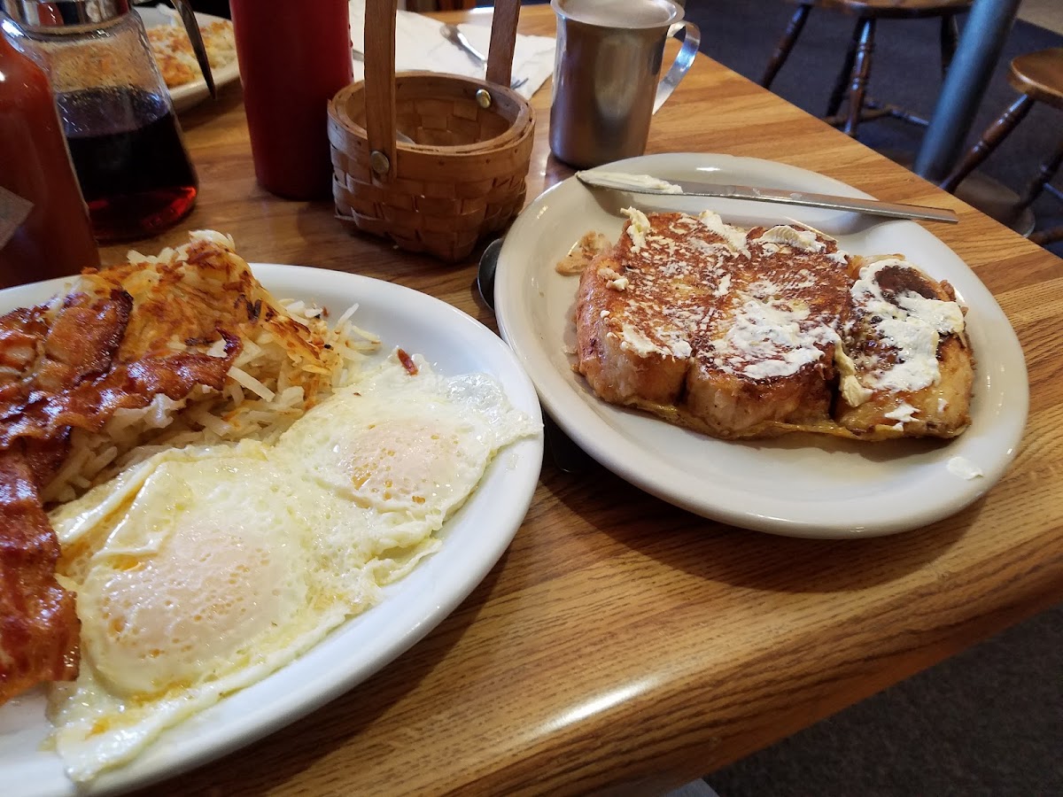 Mary's Cafe - Photo 1