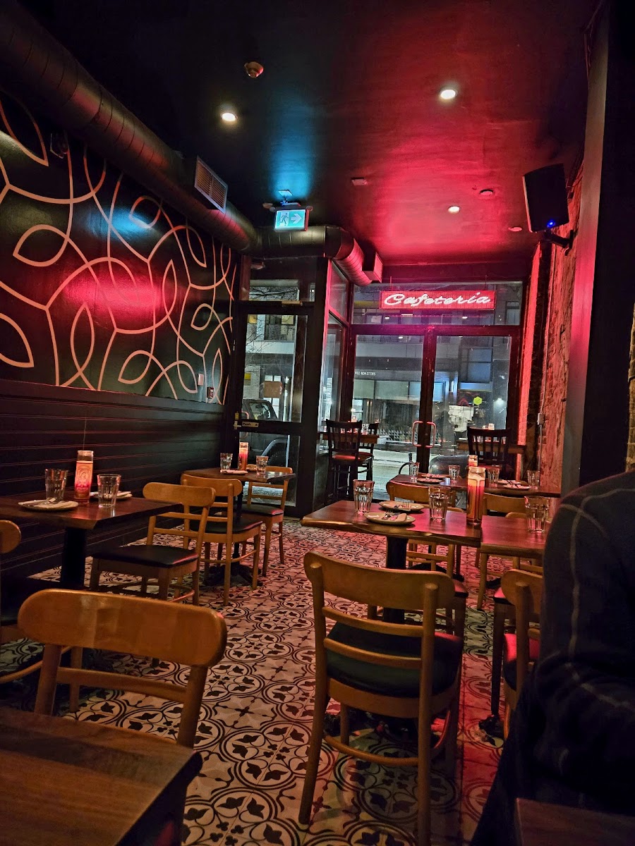 Neon Tiger - Photo 6