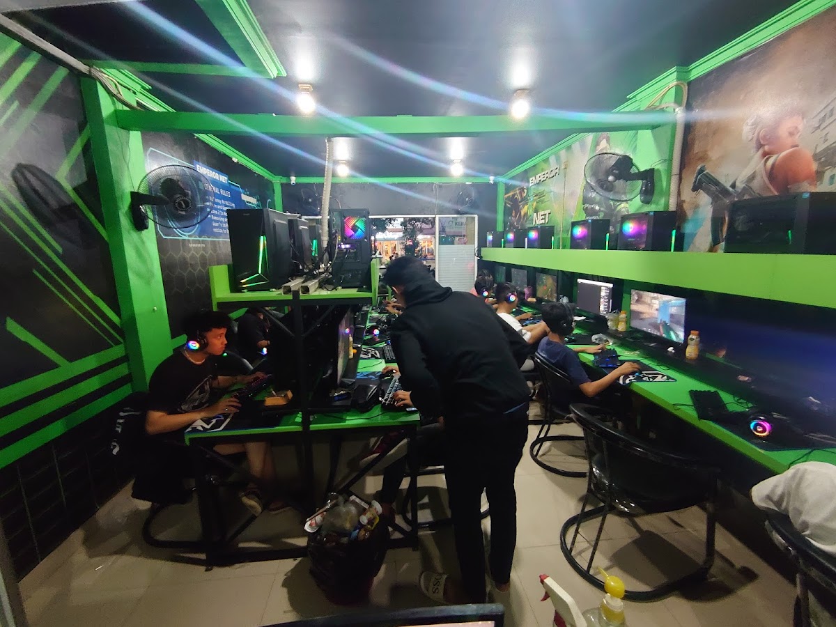 Emperor Cybercafe Graha Jababeka