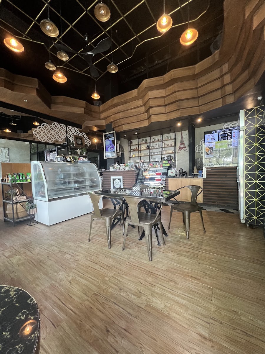 Victoria's House of Silvanas and Cafe - Photo 9