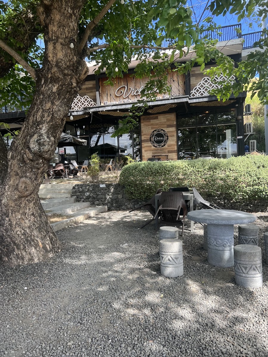 Victoria's House of Silvanas and Cafe - Photo 3