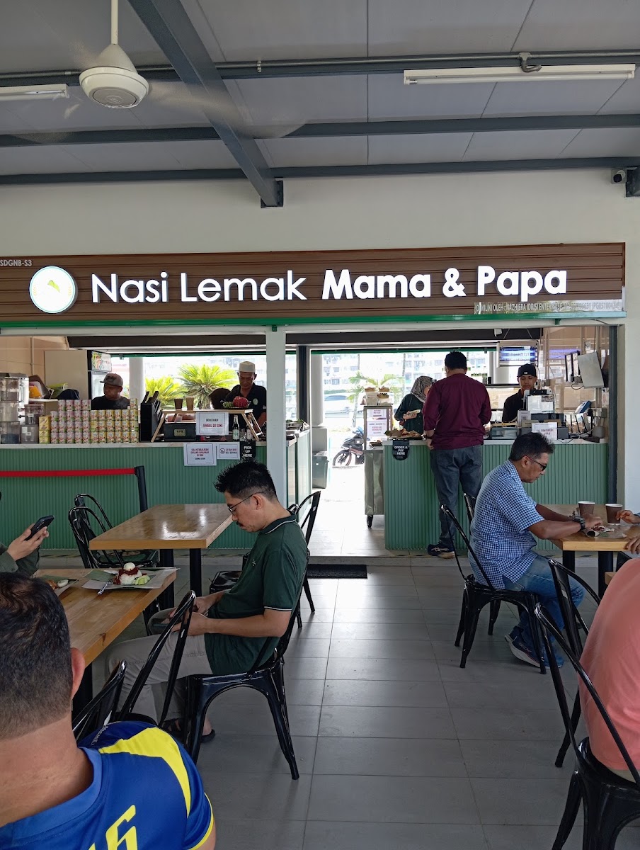 Nasi Lemak Mama & Papa