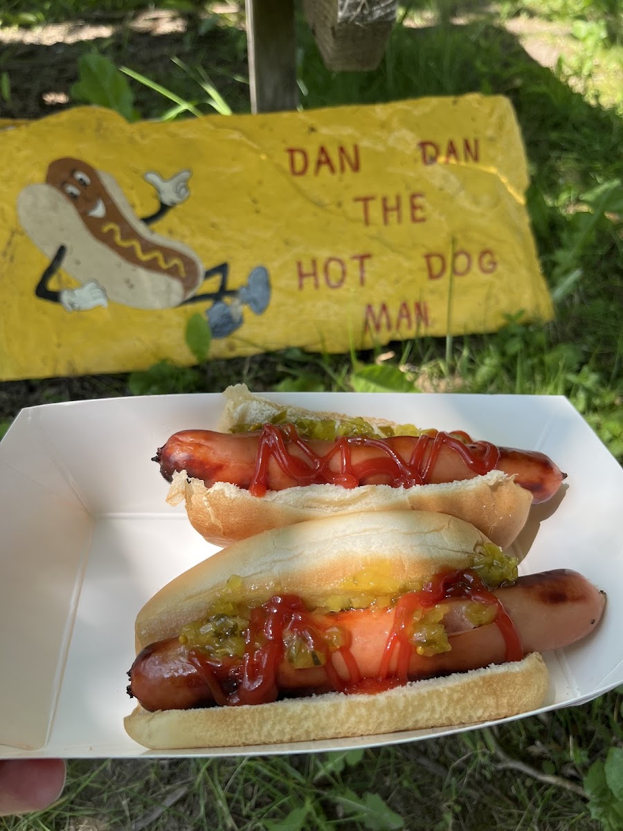 Dan Dan The Hot Dog Man Doggie Drive In - Photo 2