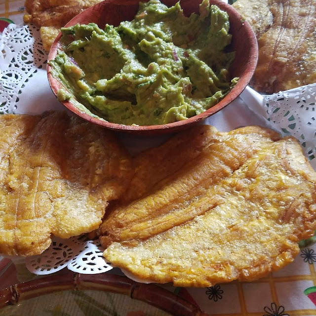 Guacamole Con Tostones Guacamole with Fried Green Plantain