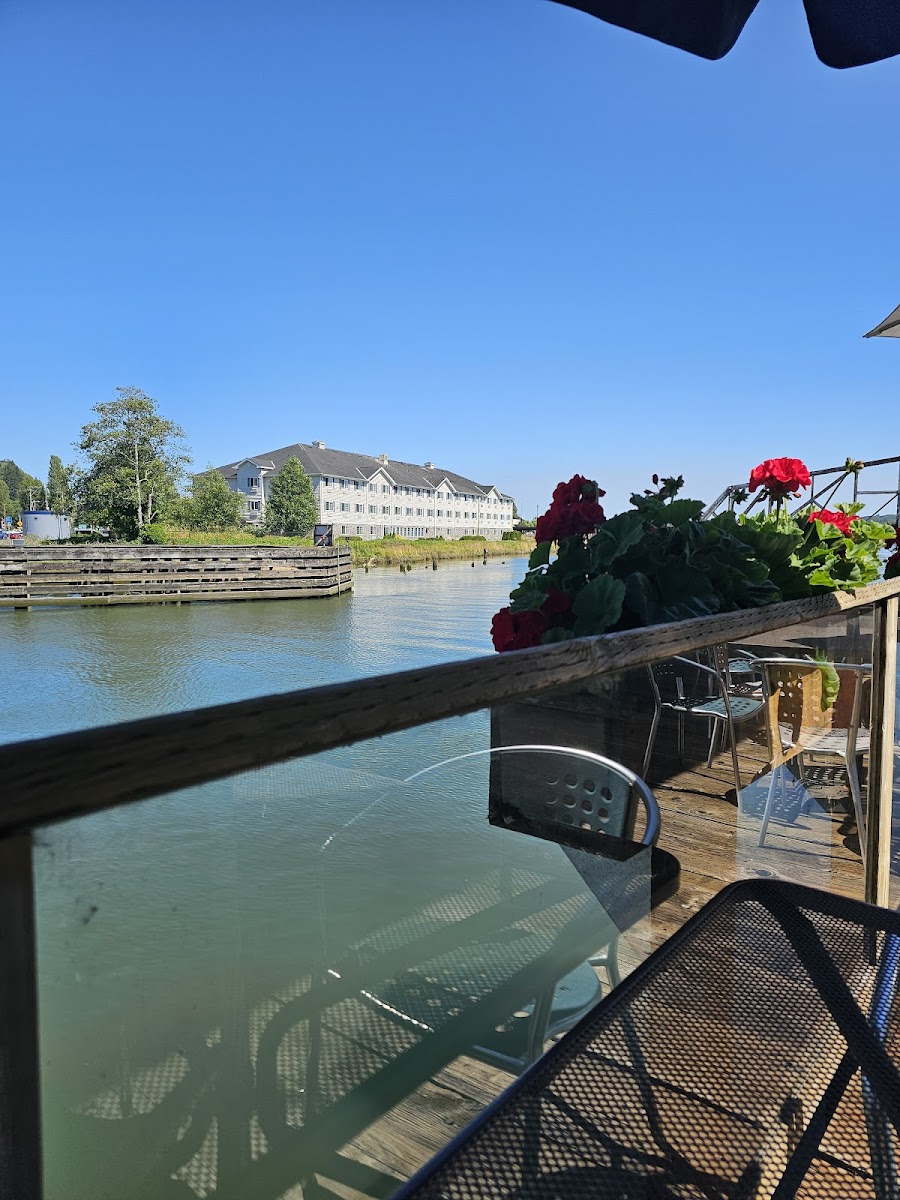 Breakwater Seafoods & Chowder - Photo 4