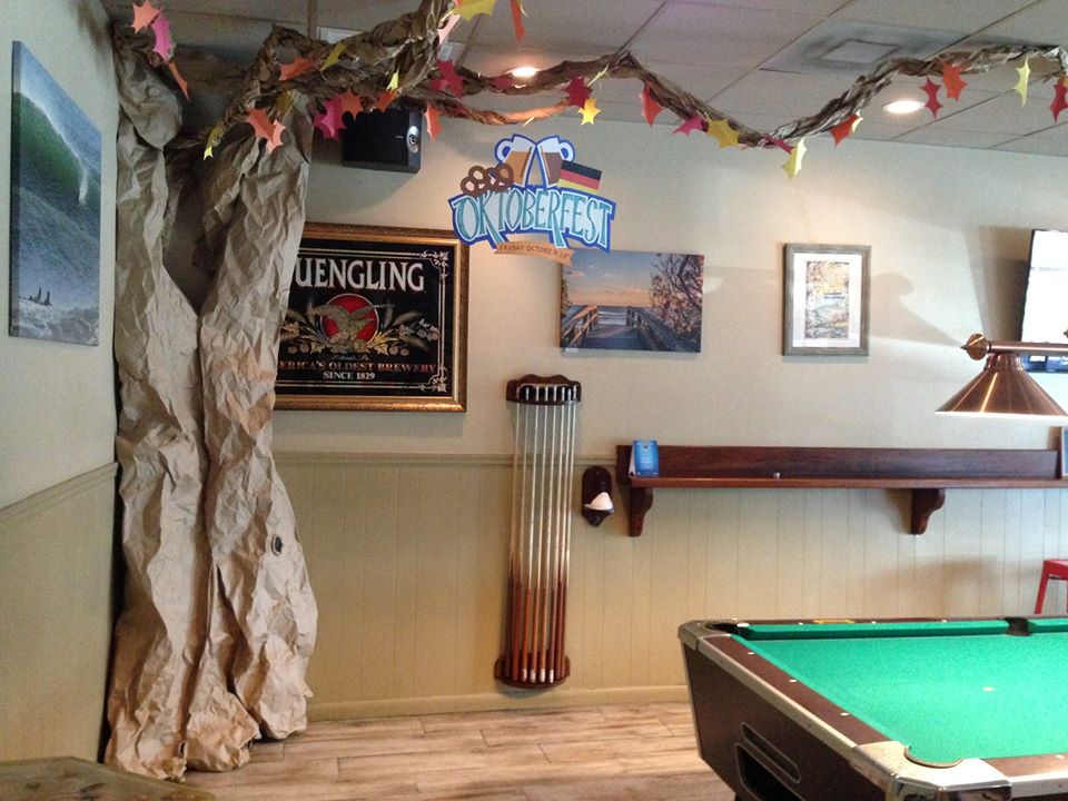 The Oasis Bar and Lounge - Photo 7