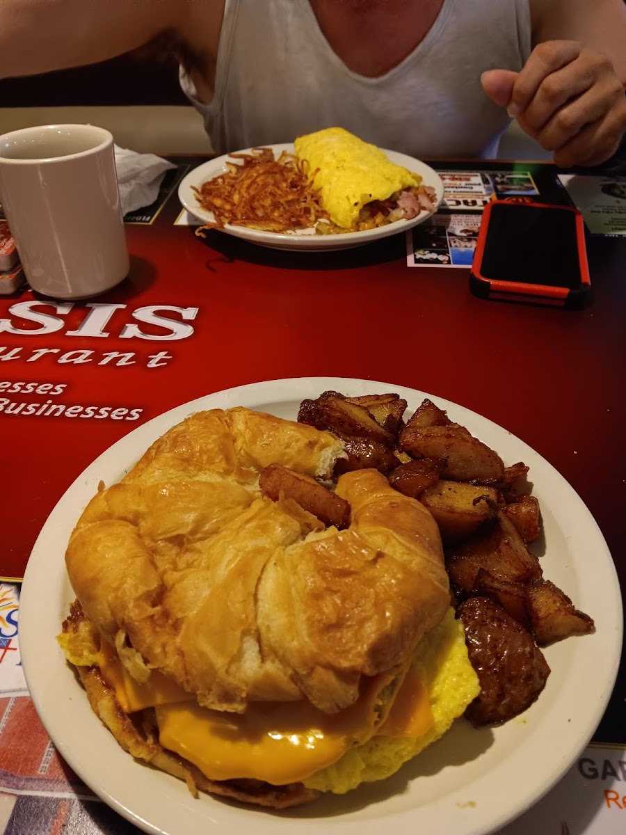 Oasis Restaurant - Photo 7