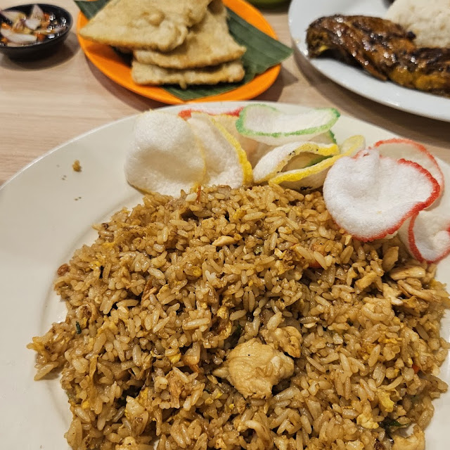 Nasi Goreng Ayam Bakwan Jagung