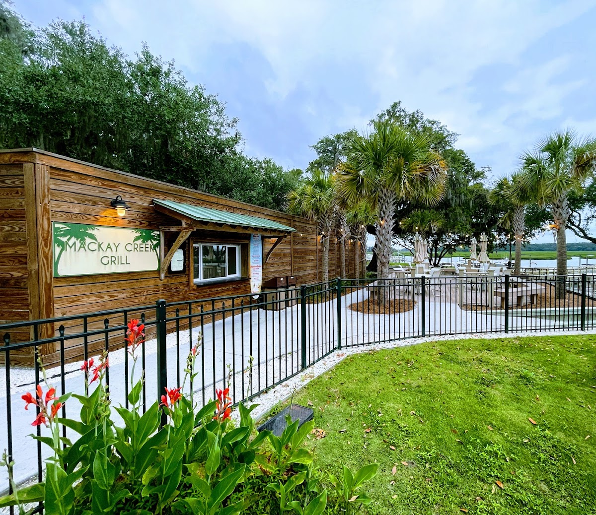 Mackay Creek Grill - Private - Photo 2