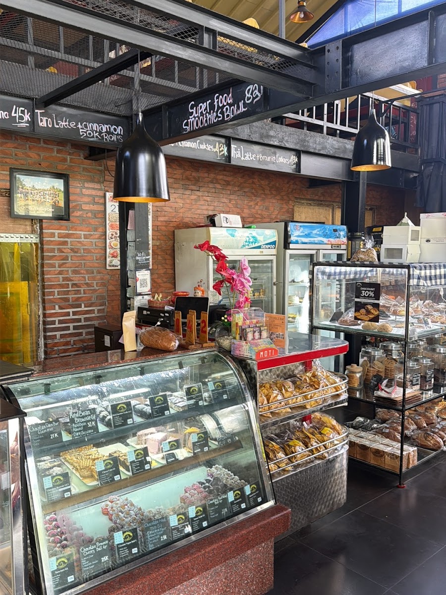 Oka's Bakery & Cafe | Gluten Free Birthday Cake & Bread Canggu - Photo 2