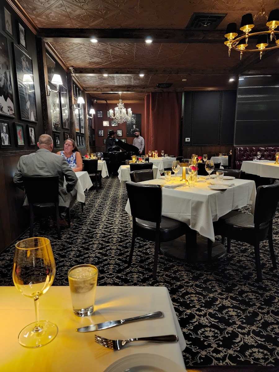 The Speakeasy Novato - Photo 8