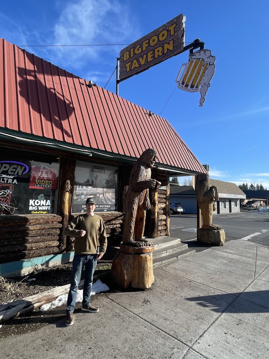 Bigfoot Tavern - Photo 2