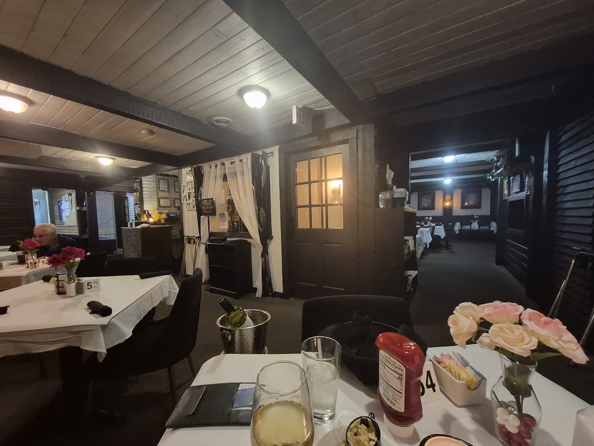 Fountain Hill Steak & Seafood - Photo 1