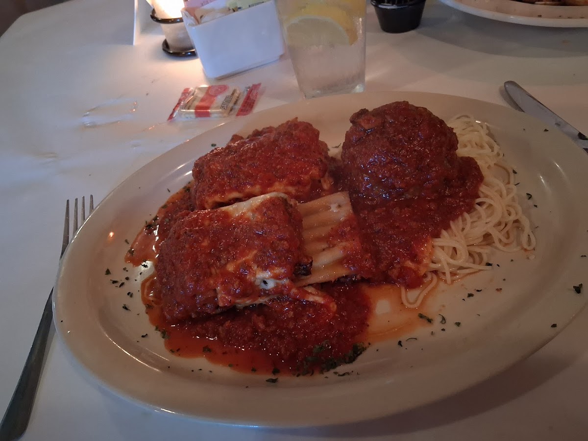 Fountain Hill Steak & Seafood - Photo 3