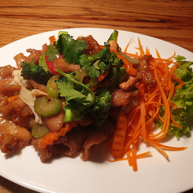 Chicken with Cashew Nuts
