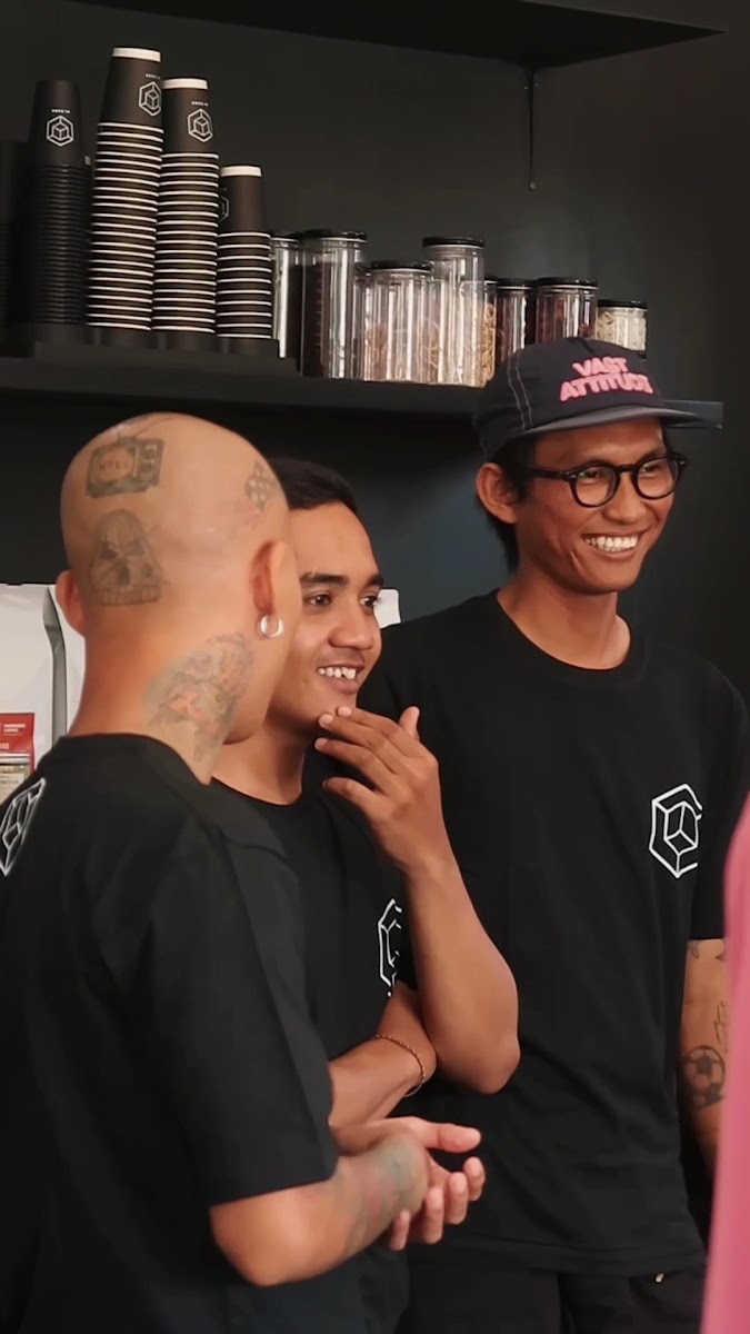 Hi Cube Bali - Café, Hostel & Co-Working Batu Mejan - Photo 1
