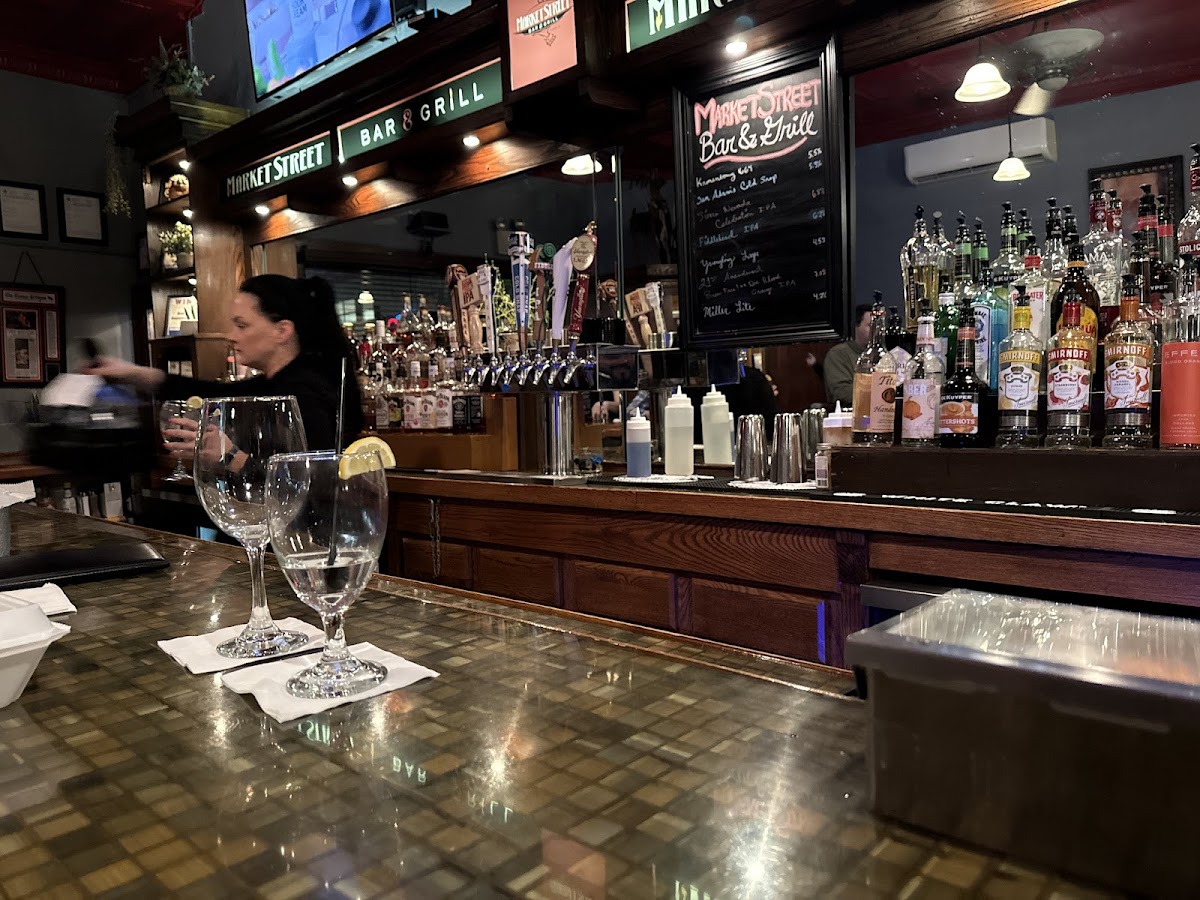 Market Street Bar & Grill - Photo 2