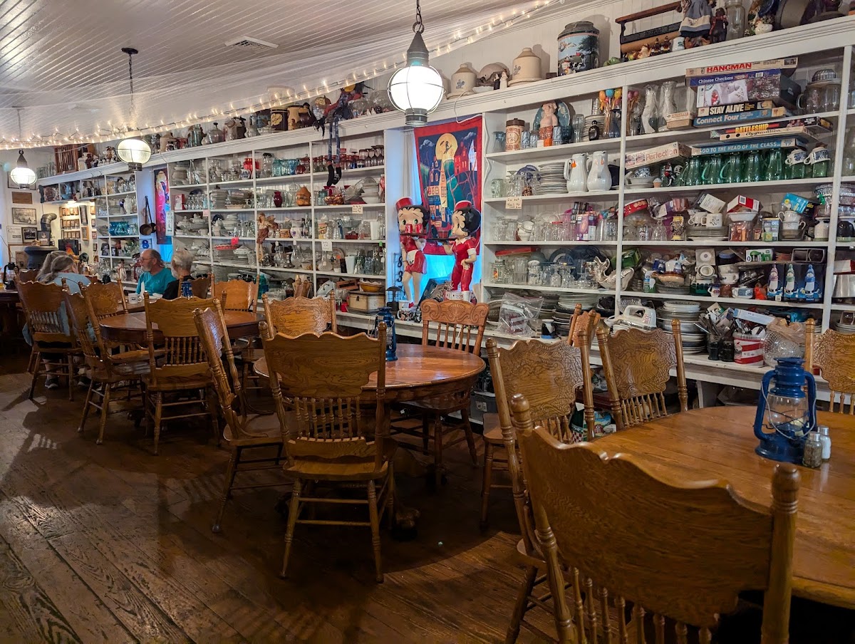 Barbely's Restaurant - Photo 3
