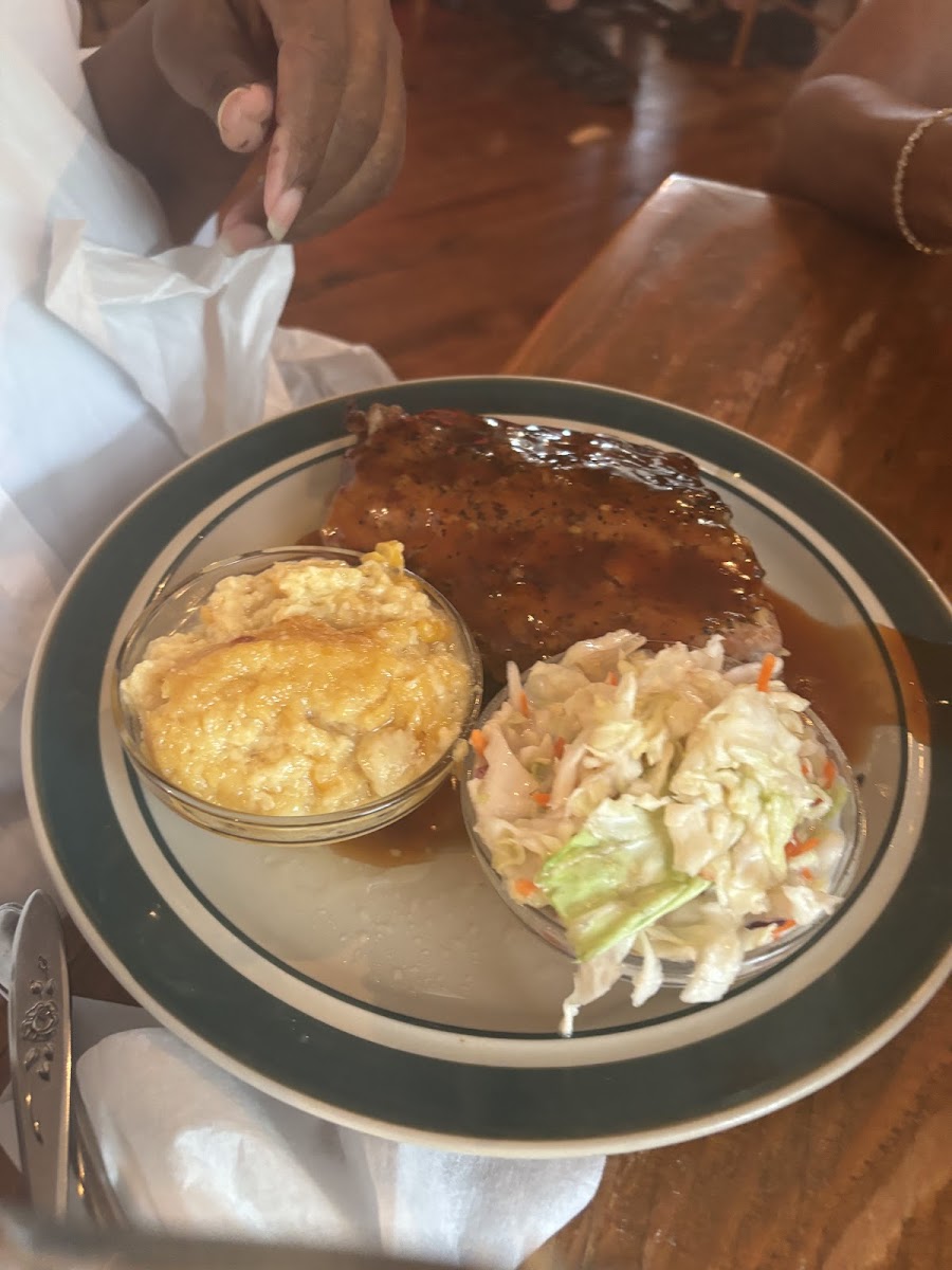 Barbely's Restaurant - Photo 8