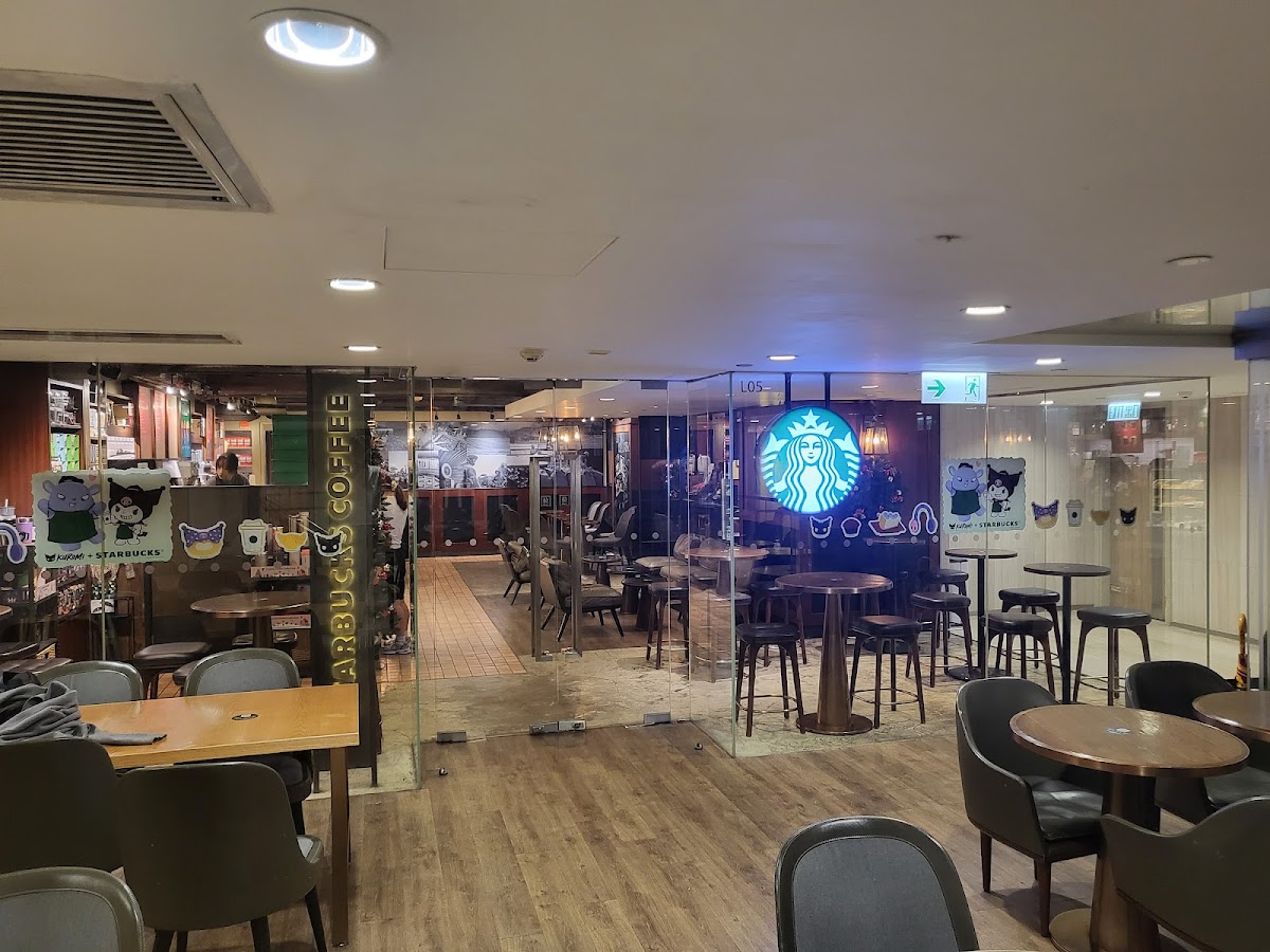 Starbucks (Leighton Centre)