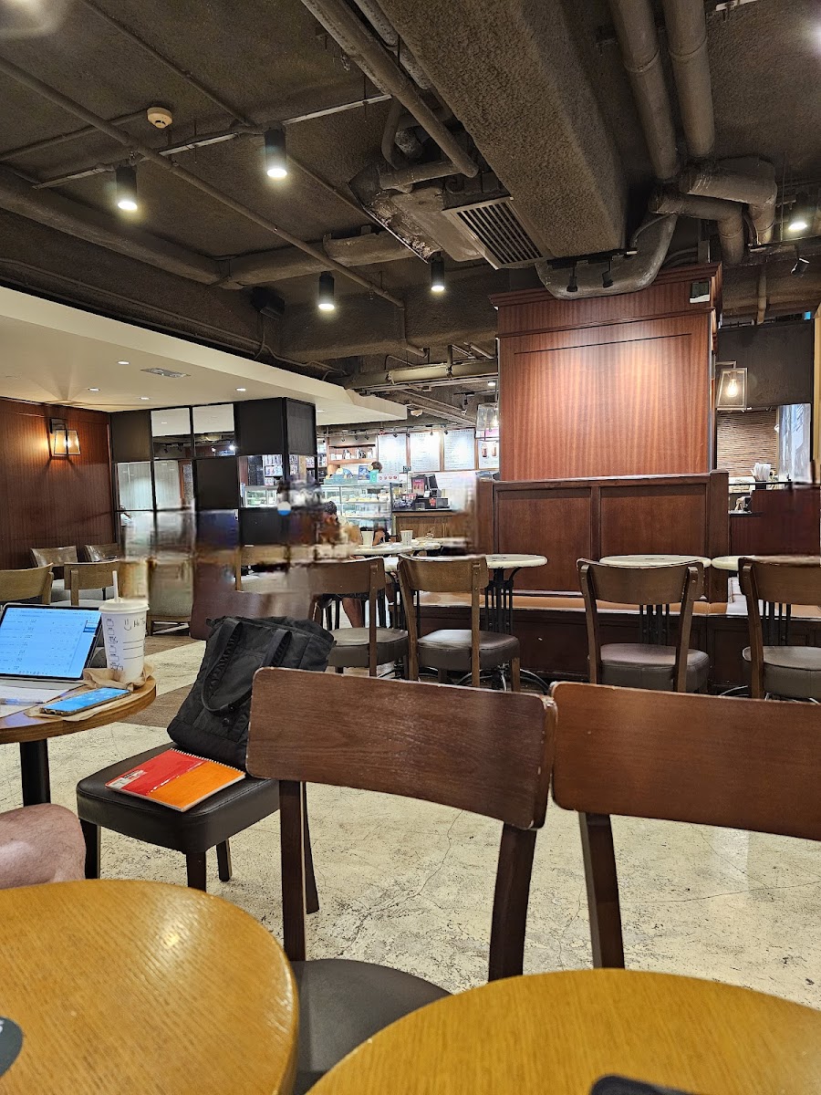 Starbucks (Leighton Centre) - Photo 3