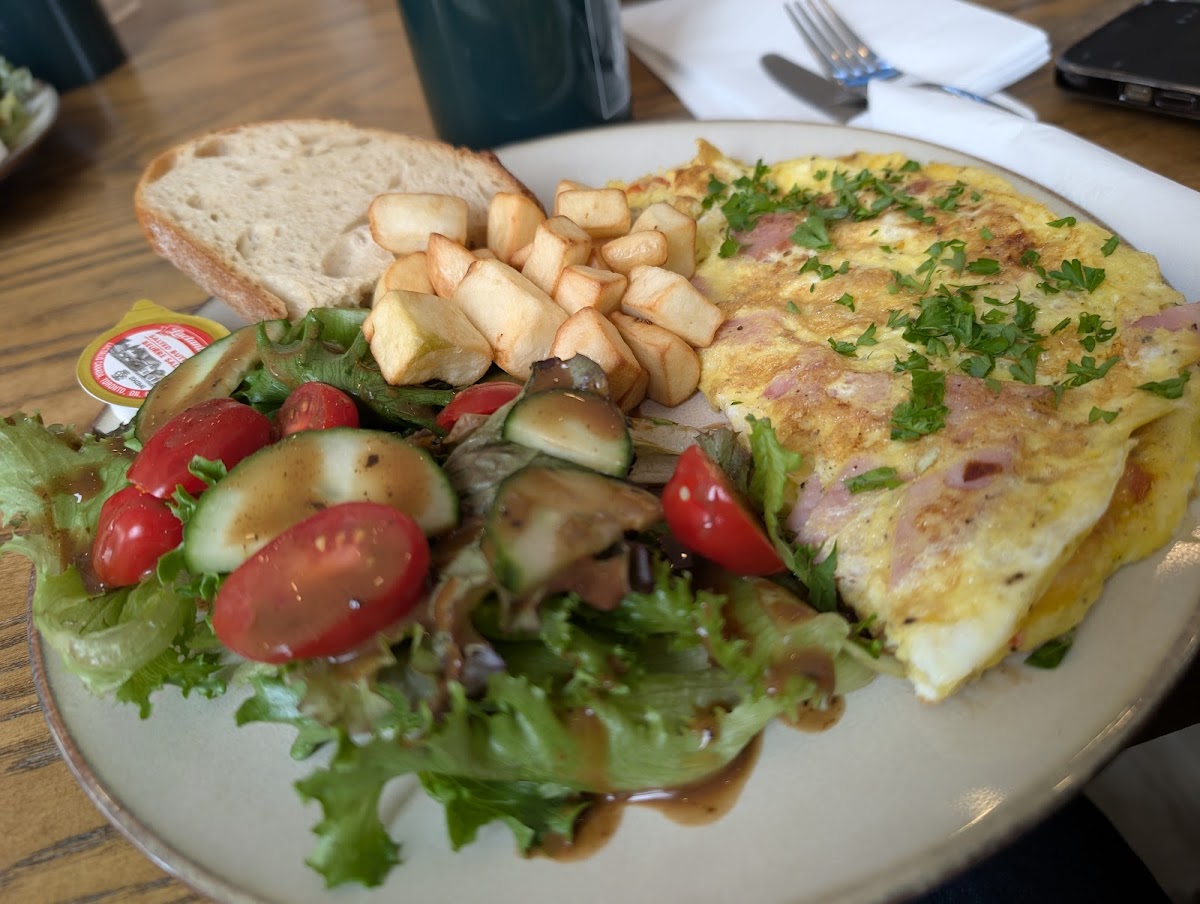 Bella Aurora Cafe - Photo 3
