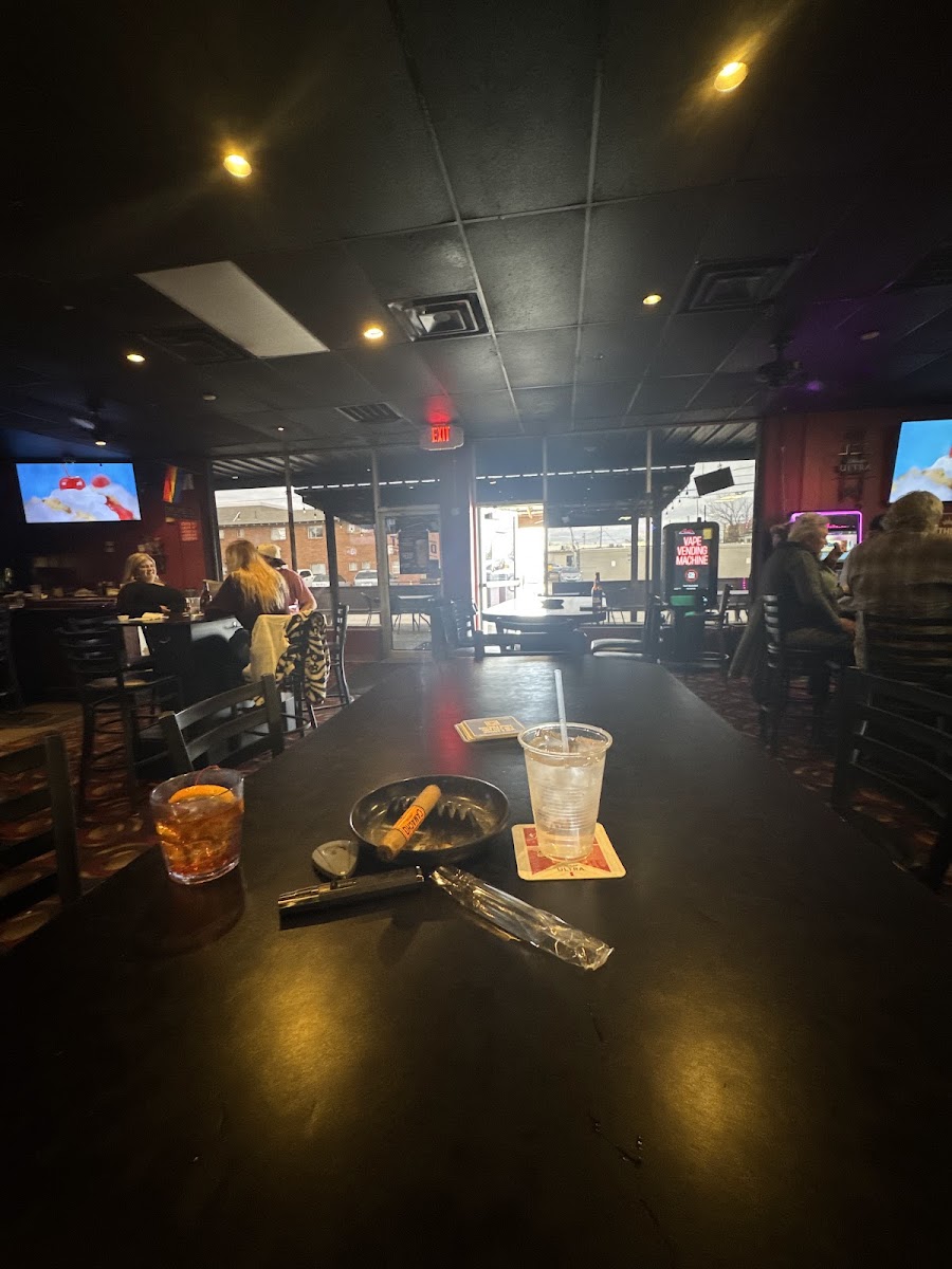 The District Bar Grill - Photo 5