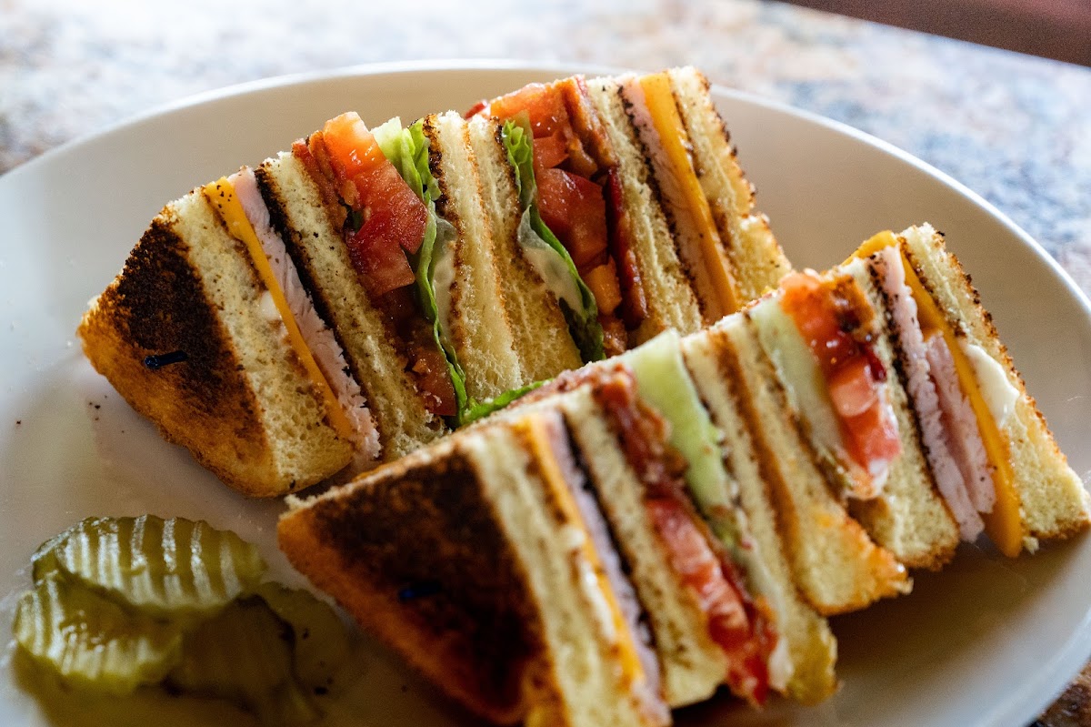 The Original Louis’ Cafe - Photo 9