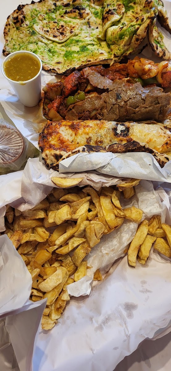 Billy's Fish Bar - Photo 7