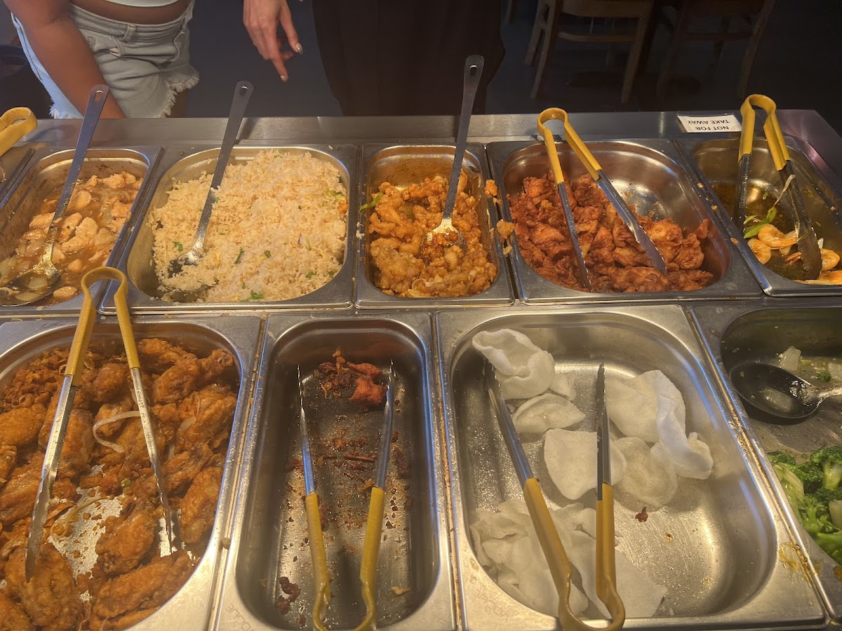 Golden Buffet - Photo 6