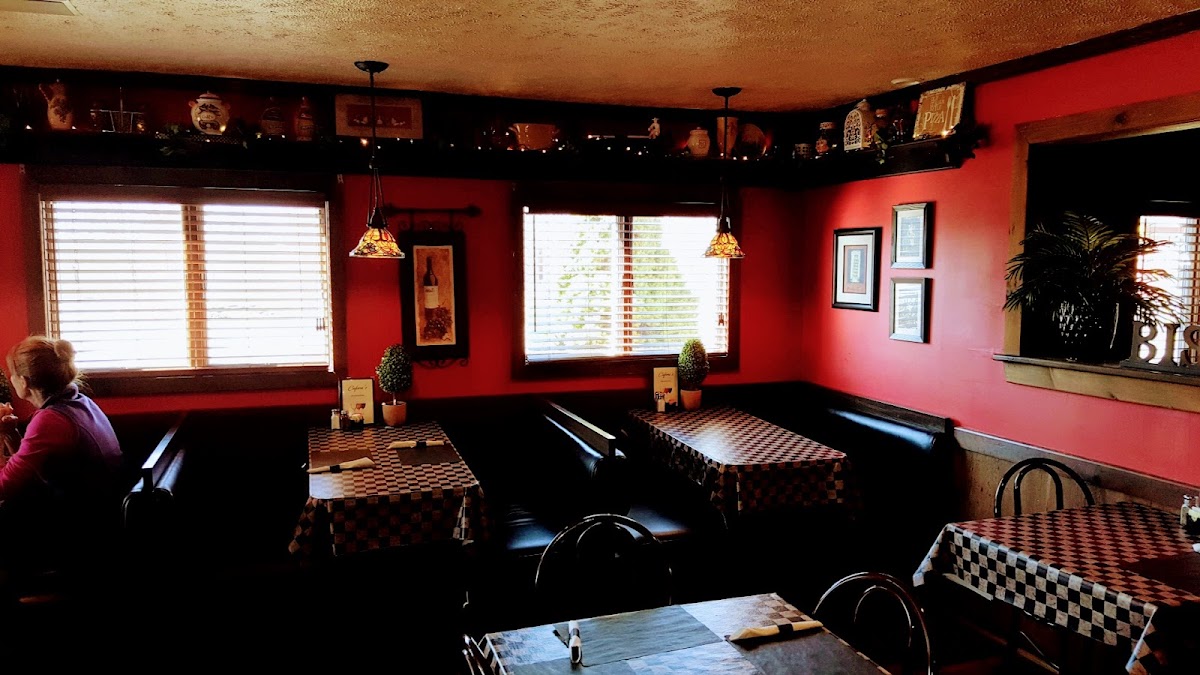 Cafora's Pizza Italian Restaurant - Photo 8