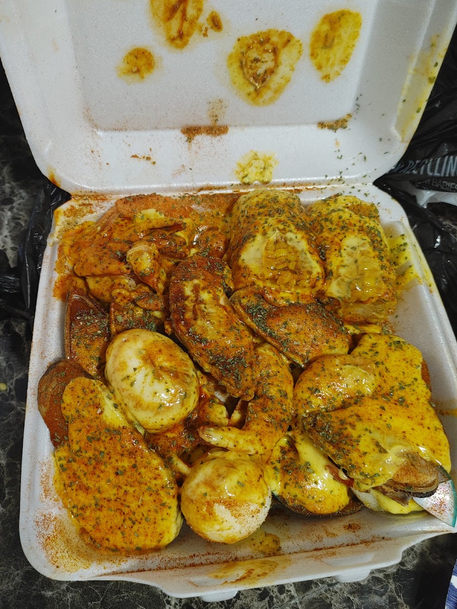 CJ's Crab House - Photo 8