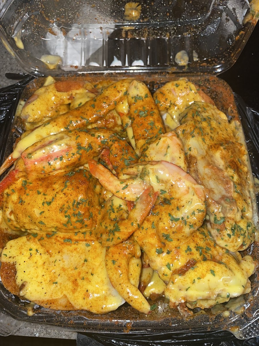 CJ's Crab House - Photo 7