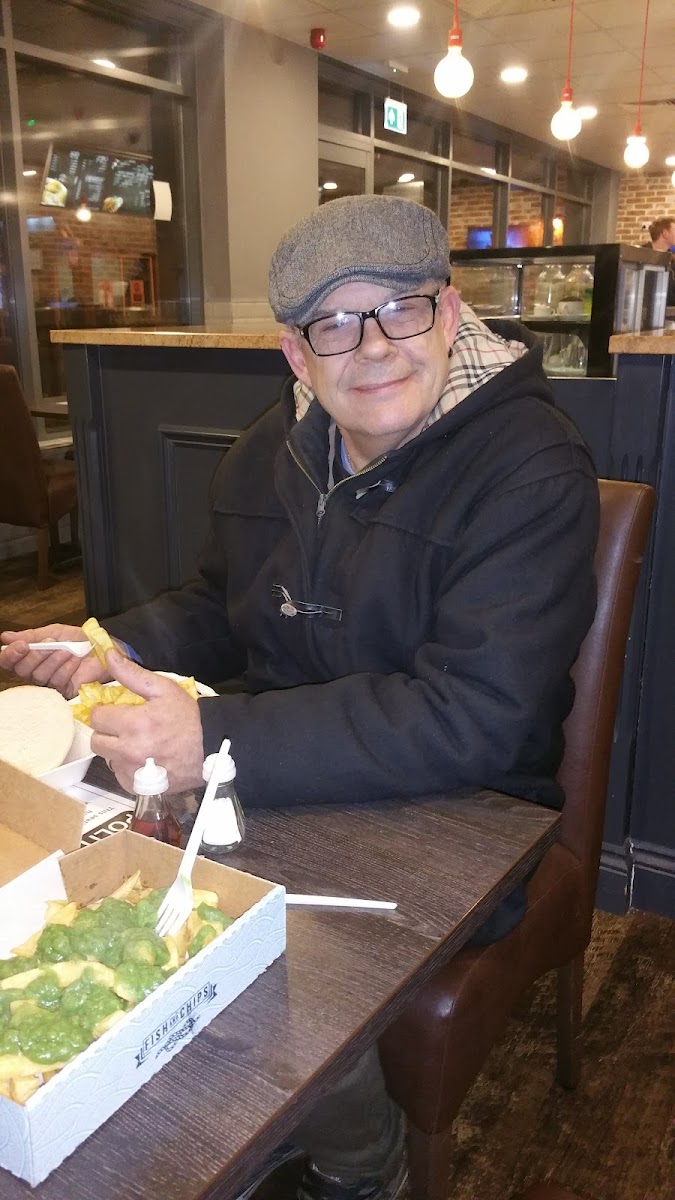 Queens Fish & Chips - Photo 9