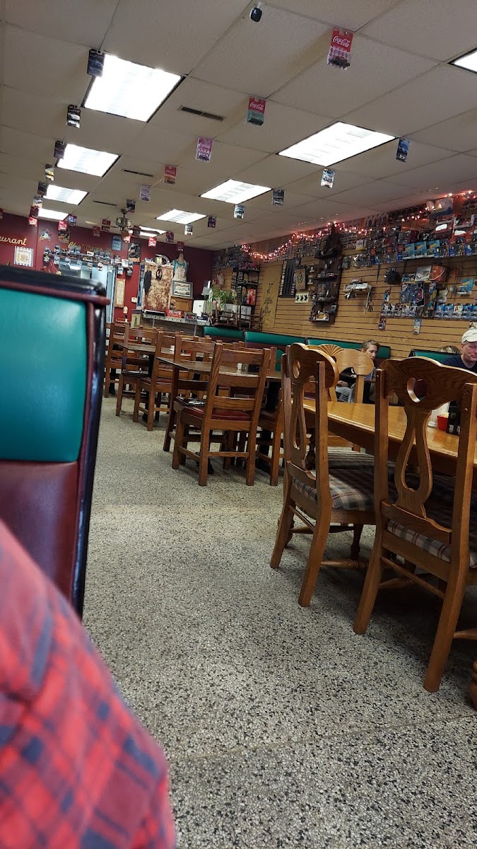 Chris Cafe - Photo 2