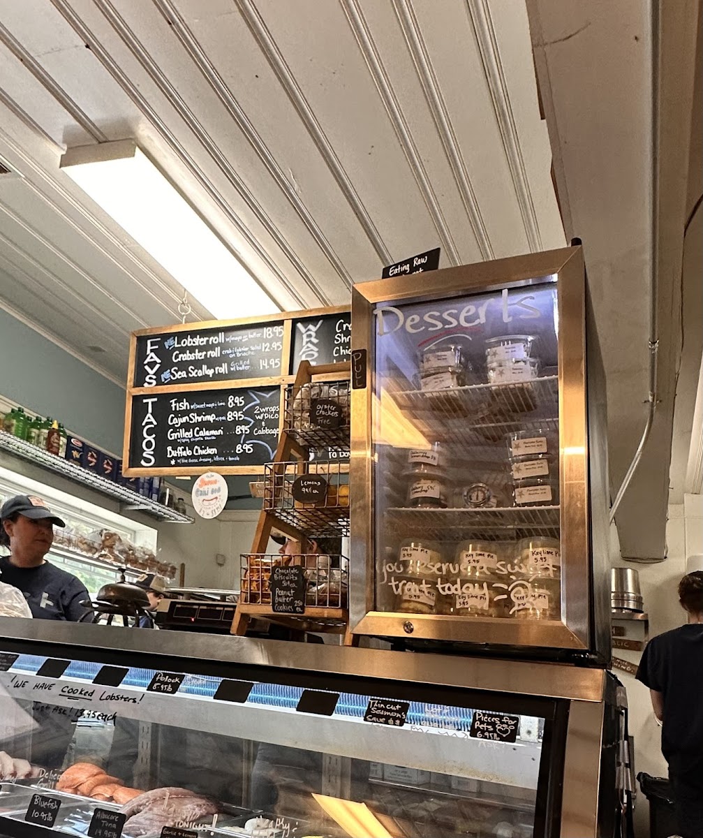 Cold Harbor Seafood & Market - Photo 4