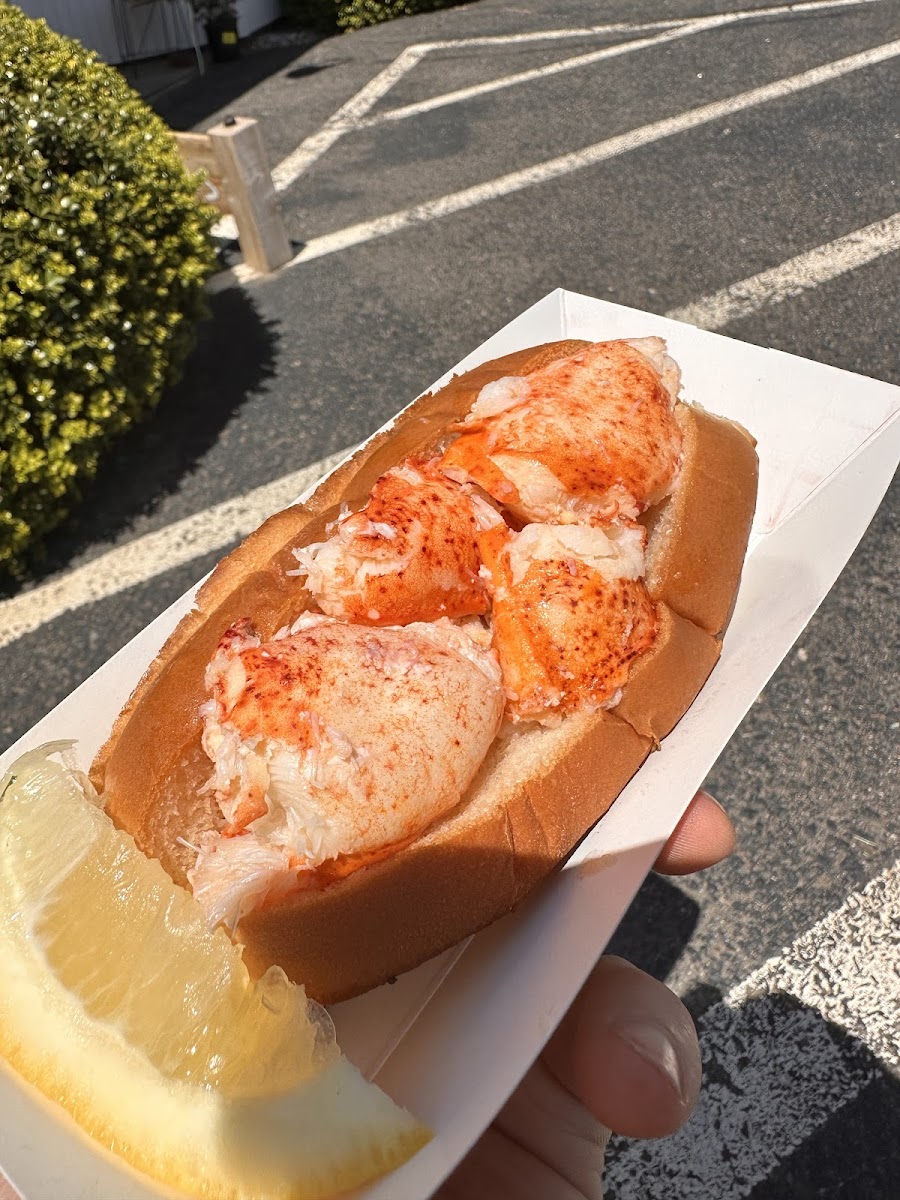 Cold Harbor Seafood & Market - Photo 8