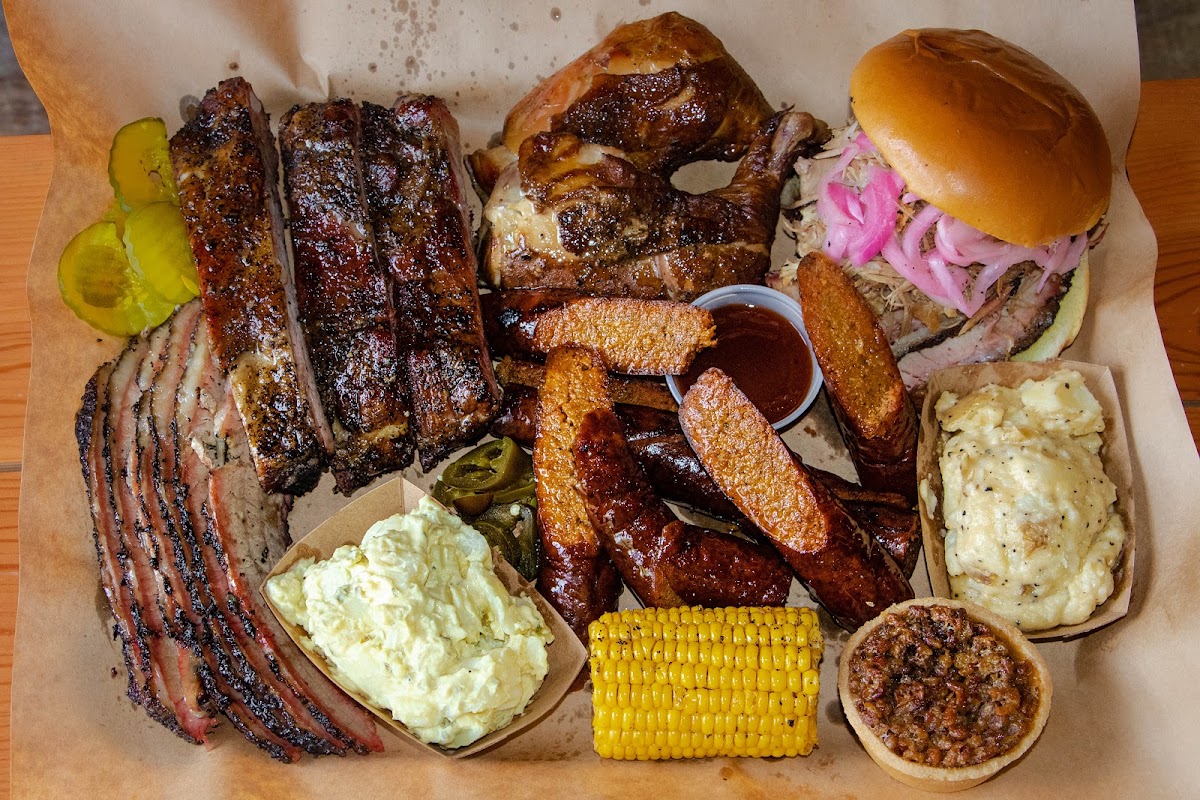 TEXAS SMOKEYARD BARBECUE - Photo 2