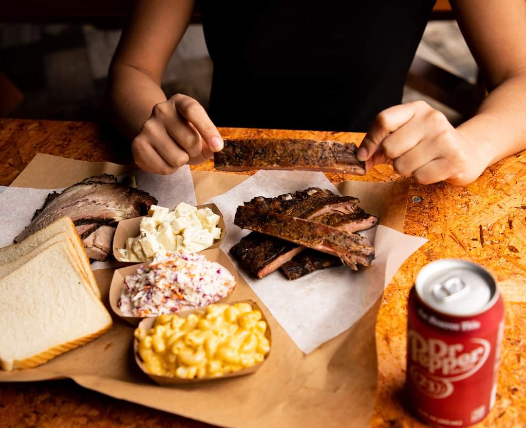 TEXAS SMOKEYARD BARBECUE - Photo 4